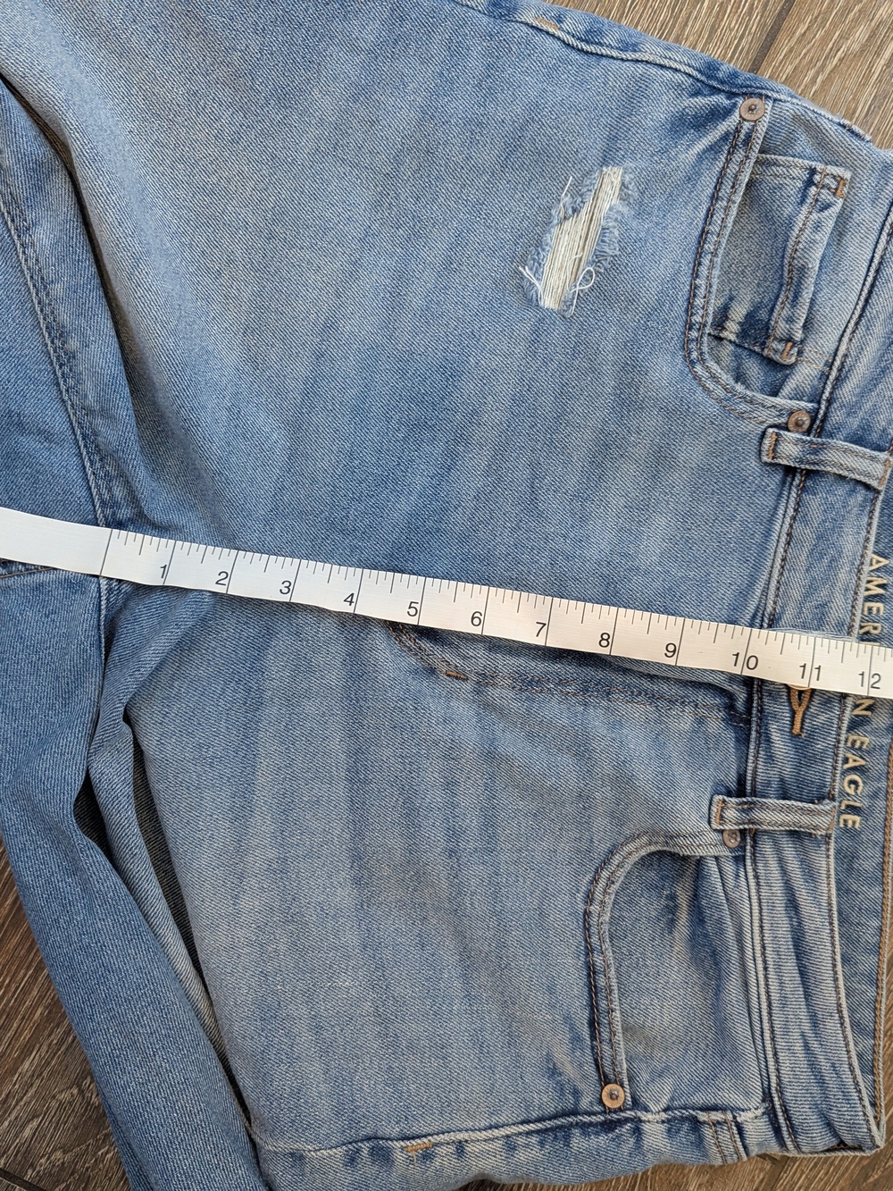 American Eagle Mom Jeans Size 10 Medium Wash High Rise 27 Inch Inseam - Picture 9 of 11